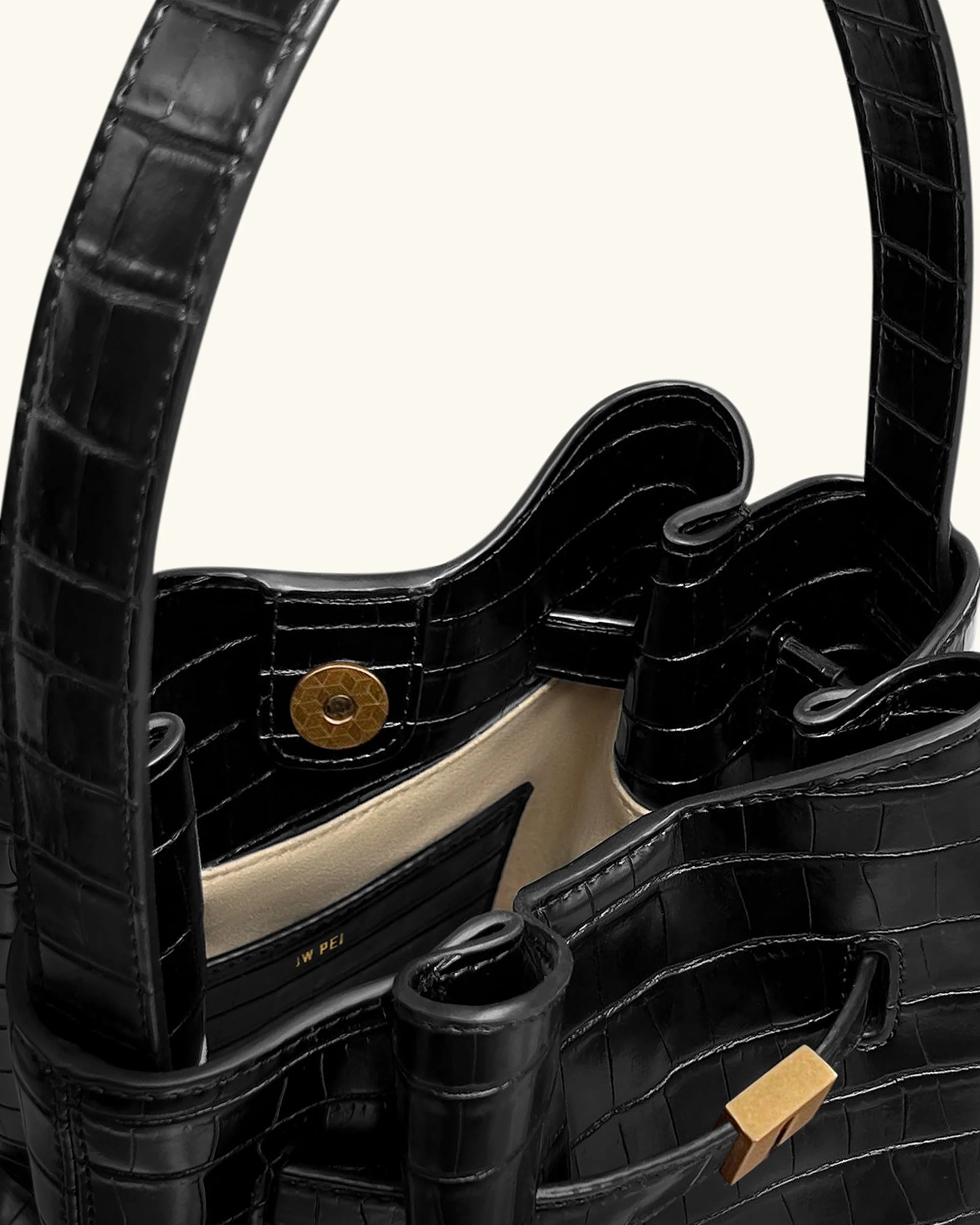 Clara Borsa Secchiello con Dettaglio di Chiusura - Nero Coccodrillo - Image 4