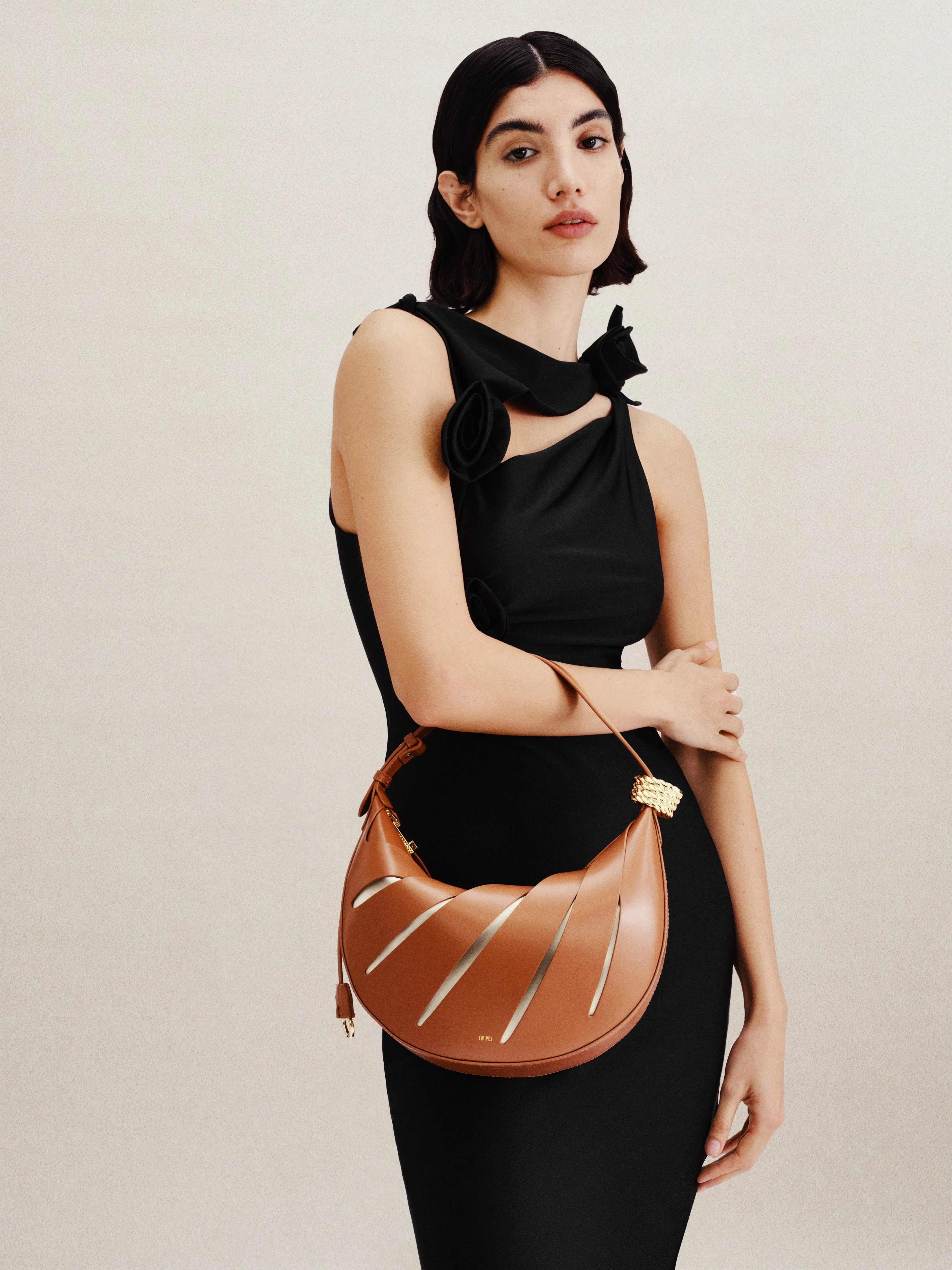 Borsa a tracolla Jana con lavorazione a traforo - Marrone - Image 6