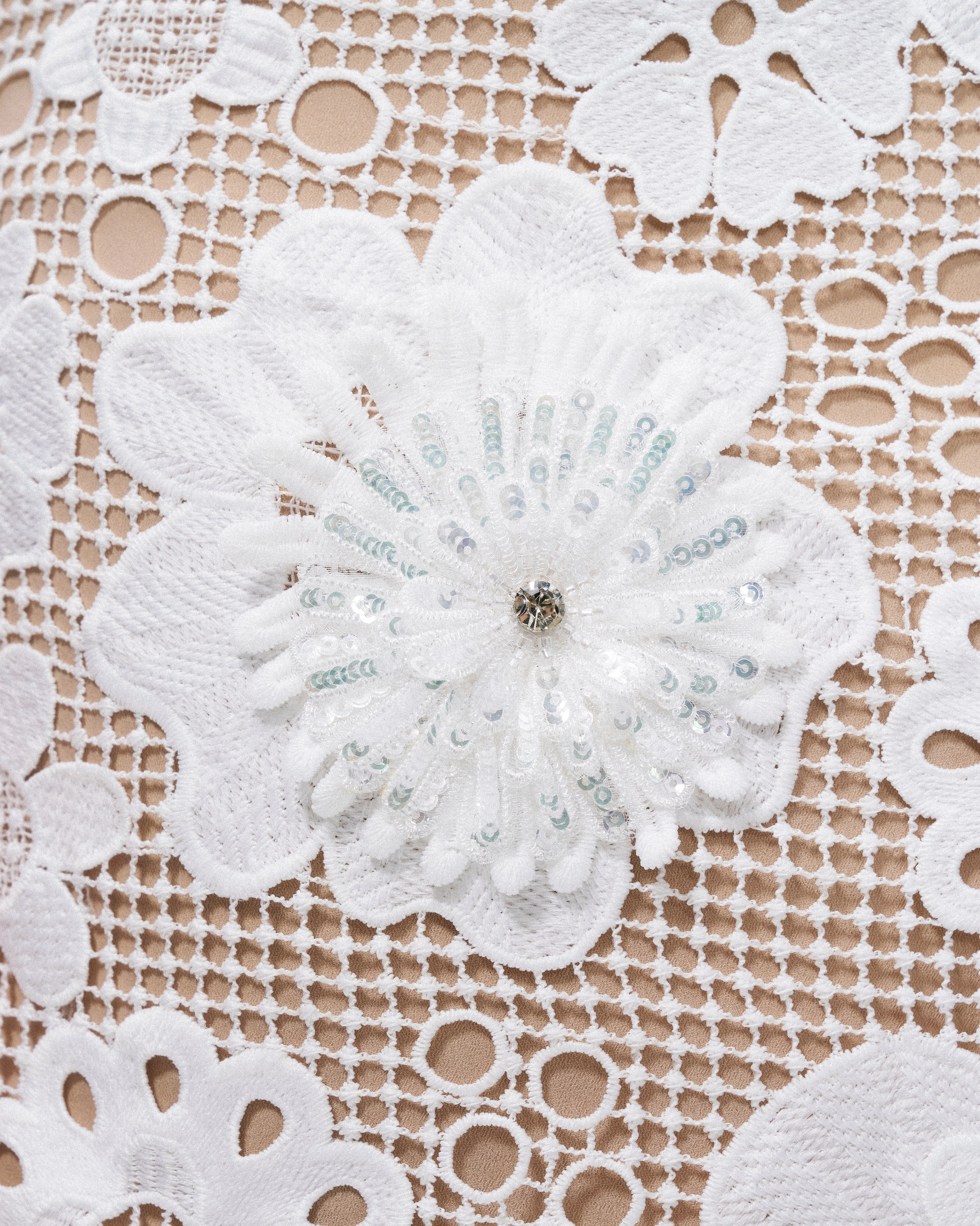 Ophelia Abito Completo Monospalla in Pizzo Ricamato - Bianco - Image 6