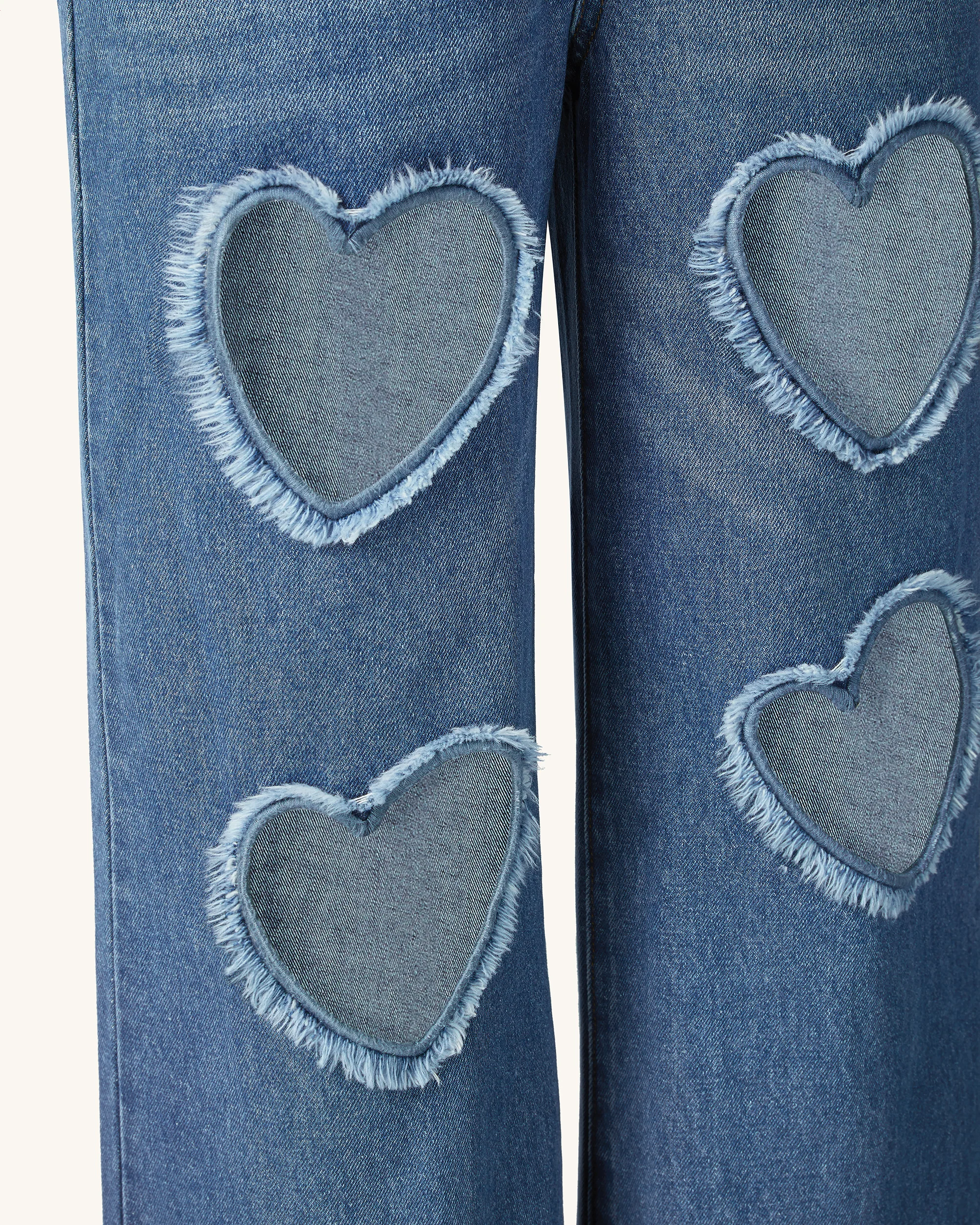 Jeans in Denim con Cuore Intagliato e Decorazioni Sophia - Blu Medio - Image 9