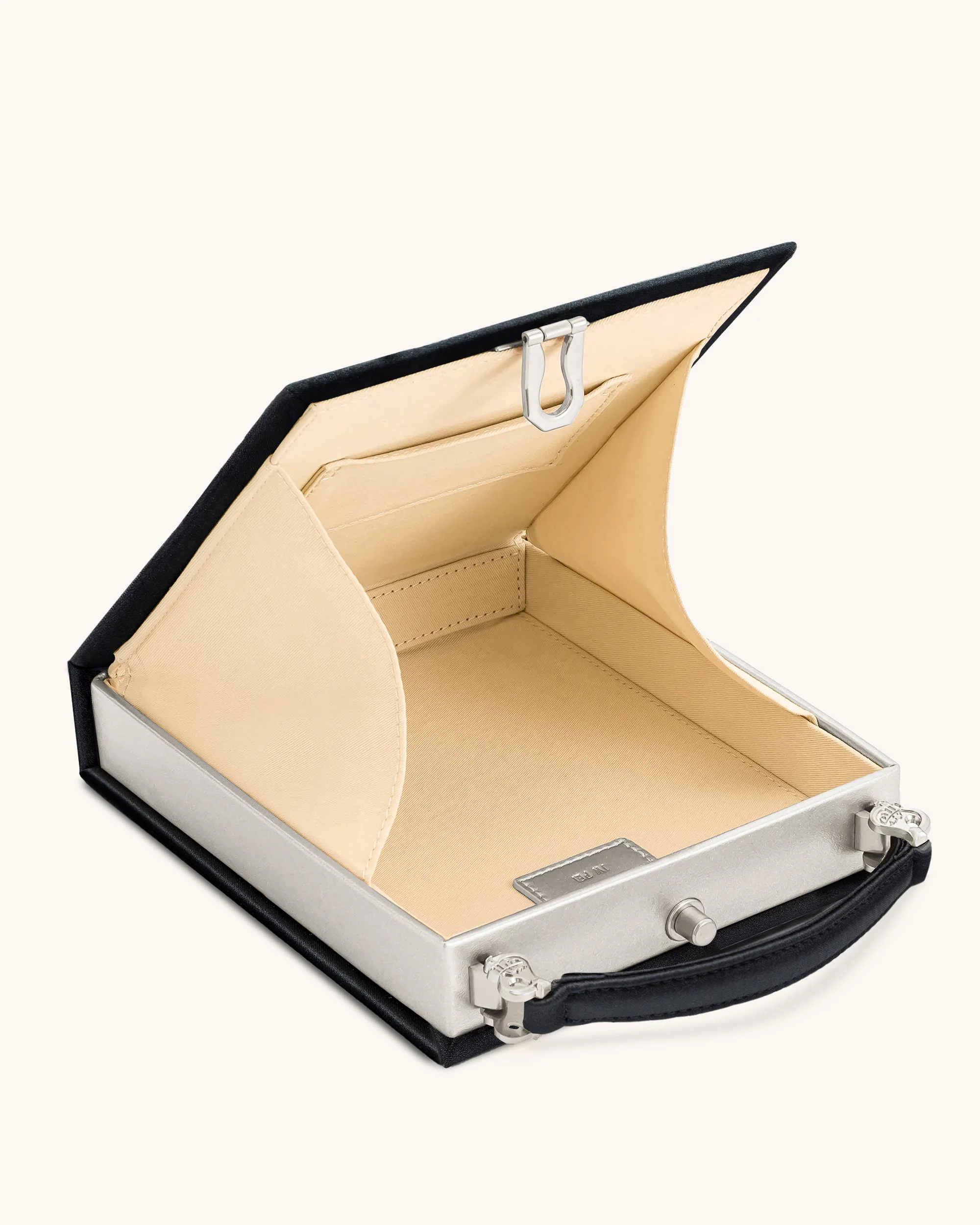 Pochette a forma di libro con motivo cucciolo e calice di vino Taya - Nera - Image 4