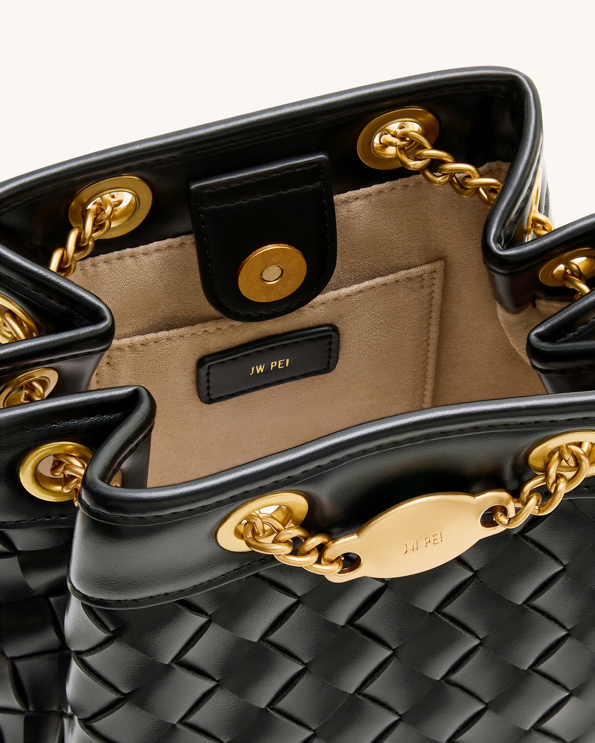 Yara Borsa Secchiello Intrecciata a Mano - Nero - Image 4